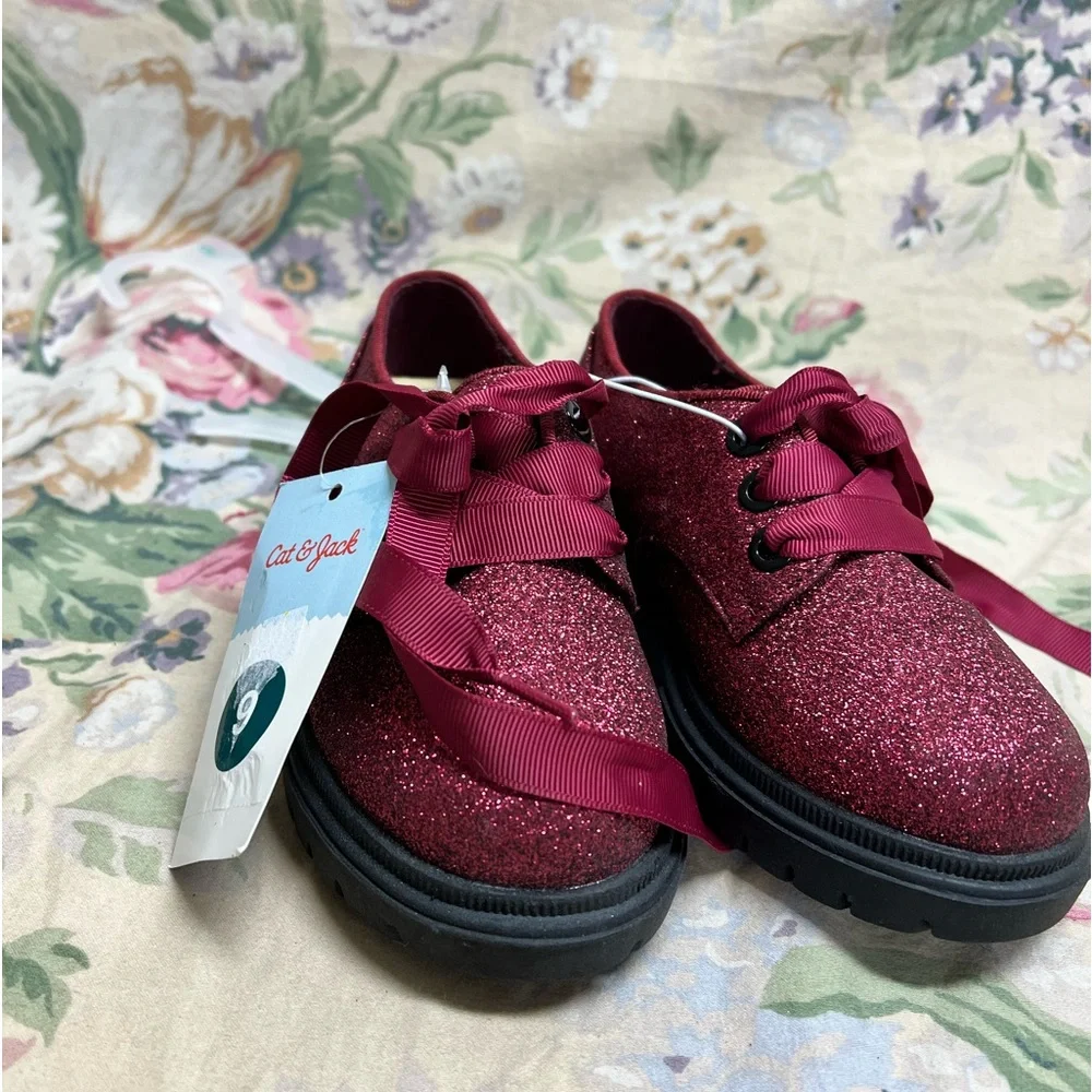 Burgundy velour zipper lace- up shoes